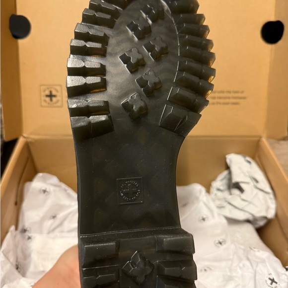 Dr. Martens Women's Combat Boots - Cream - “LEONA” - Picture 5 of 6